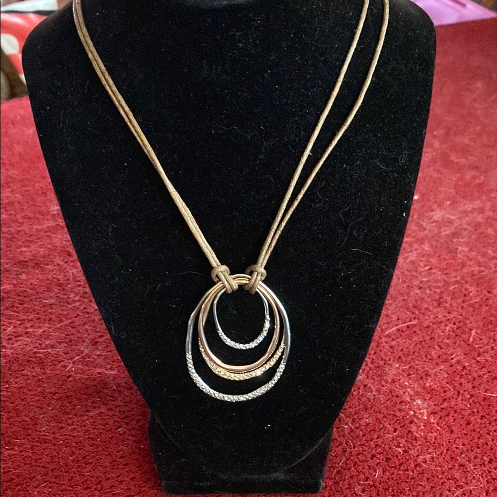 Elegant Gold and Silver Pendant Necklace